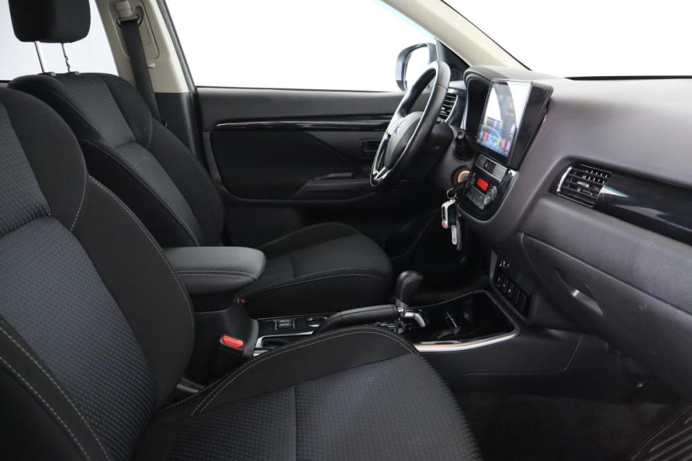 Mitsubishi Outlander III Рестайлинг 3 Санкт-Петербург  - изображение 9