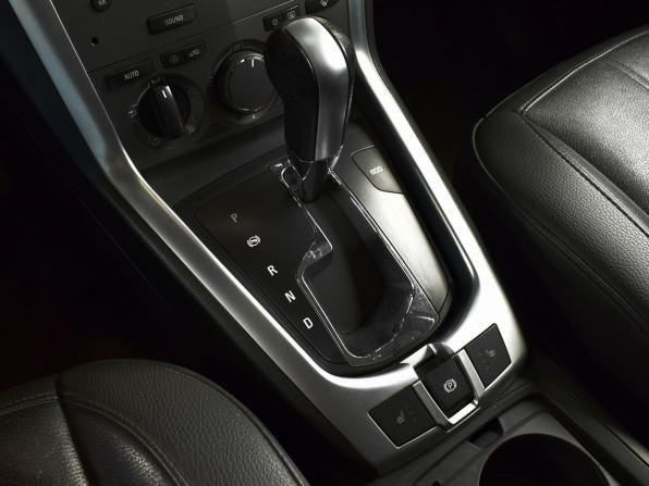 Opel Antara I Рестайлинг с пробегом 2012 года, цена 1 059 999 рублей, 185501 км, внедорожник, Автокод Объявления