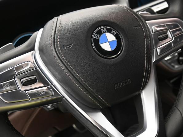 BMW 7 серии VI (G11/G12) с пробегом 2017 года, цена 3 680 000 рублей, 215977 км, седан, Автокод Объявления
