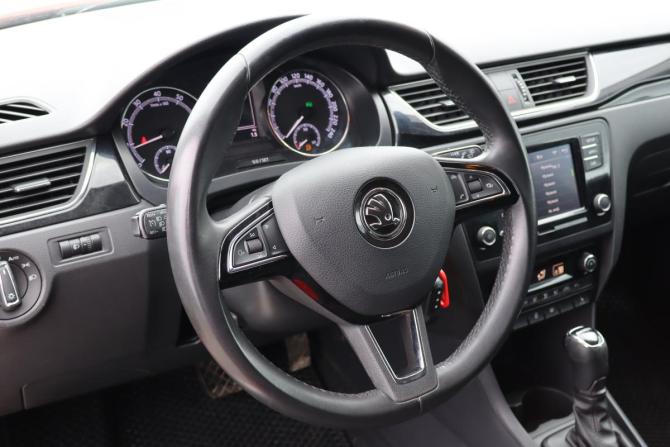 Skoda Rapid I Рестайлинг с пробегом 2018 года, цена 1 099 000 рублей, 147000 км, лифтбек, Автокод Объявления