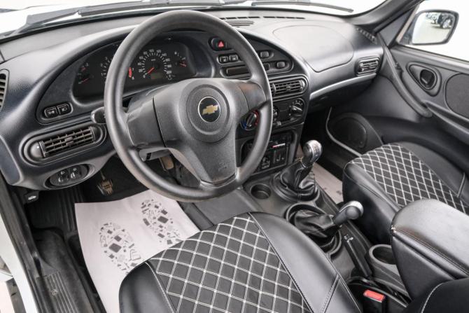 Chevrolet Niva I Рестайлинг с пробегом 2015 года, цена 629 000 рублей, 165000 км, внедорожник, Автокод Объявления