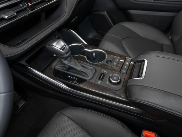 Toyota Highlander IV (XU70) с пробегом 2025 года, цена 5 600 000 рублей, 30 км, внедорожник, Автокод Объявления