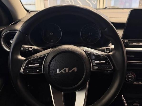 Kia Cerato IV Рестайлинг с пробегом 2021 года, цена 2 150 000 рублей, 50222 км, седан, Автокод Объявления