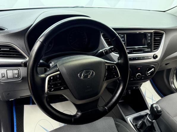 Hyundai Solaris II с пробегом 2018 года, цена 1 180 000 рублей, 137672 км, седан, Автокод Объявления