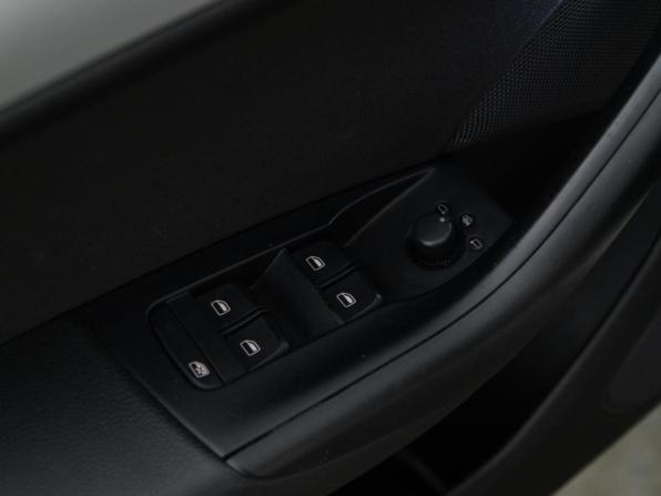 Audi Q3 I (8U) Рестайлинг с пробегом 2015 года, цена 2 125 444 рубля, 107197 км, внедорожник, Автокод Объявления