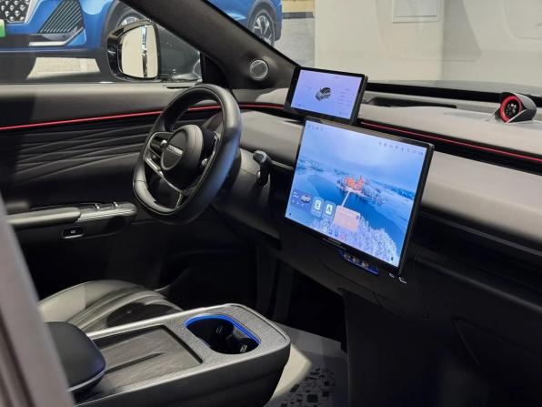 Exeed Exlantix ET с пробегом 2025 года, цена 4 995 000 рублей, 17593 км, внедорожник, Автокод Объявления