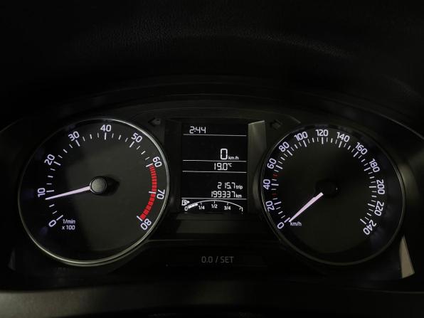Skoda Rapid I с пробегом 2017 года, цена 859 000 рублей, 199330 км, лифтбек, Автокод Объявления