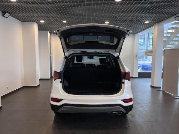 Hyundai Santa Fe III Рестайлинг с пробегом 2017 года, цена 2 400 000 рублей, 198307 км, внедорожник, Автокод Объявления