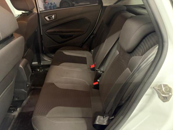 Ford Fiesta Mk6 Рестайлинг с пробегом 2015 года, цена 947 000 рублей, 118379 км, хэтчбек, Автокод Объявления
