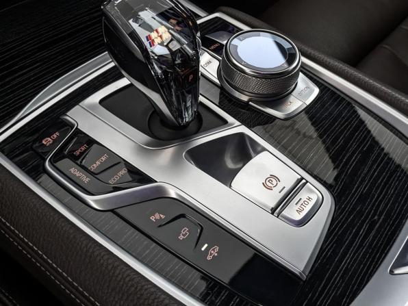 BMW 7 серии VI (G11/G12) Рестайлинг с пробегом 2019 года, цена 6 550 000 рублей, 93816 км, седан, Автокод Объявления