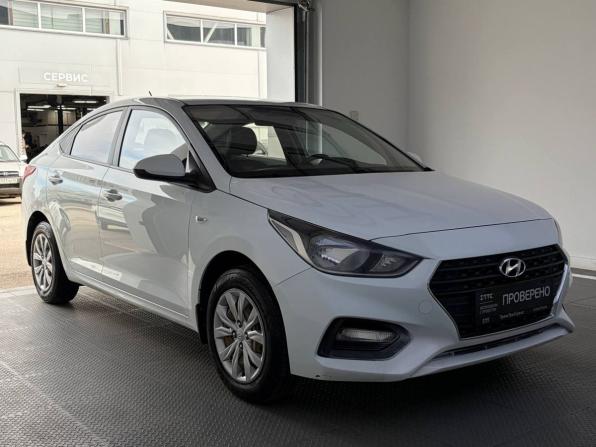 Hyundai Solaris II с пробегом 2018 года, цена 1 055 000 рублей, 190000 км, седан, Автокод Объявления