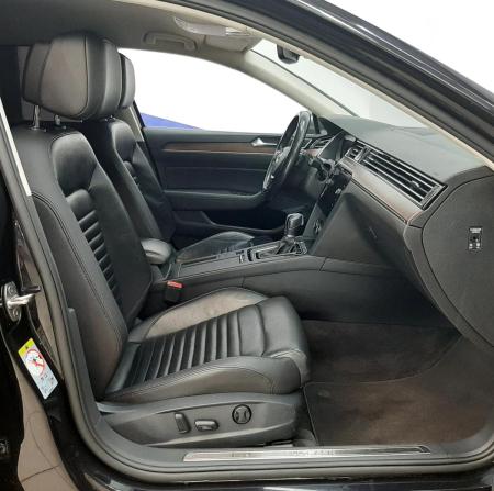 Volkswagen Passat B8 с пробегом 2017 года, цена 2 470 000 рублей, 203954 км, универсал, Автокод Объявления