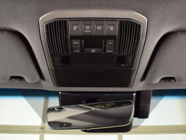 Toyota Land Cruiser 300 Series с пробегом 2023 года, цена 15 550 995 рублей, 84 км, внедорожник, Автокод Объявления