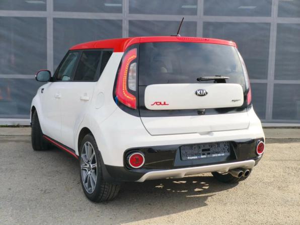 Kia Soul II Рестайлинг с пробегом 2016 года, цена 1 750 000 рублей, 73400 км, хэтчбек, Автокод Объявления