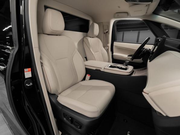 Lexus LM II с пробегом 2024 года, цена 14 900 000 рублей, 22311 км, минивэн, Автокод Объявления