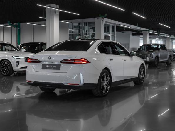 BMW 5 серии VIII (G60/G61/G68) с пробегом 2023 года, цена 6 850 000 рублей, 29999 км, седан, Автокод Объявления