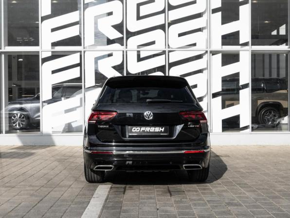 Volkswagen Tiguan II с пробегом 2018 года, цена 2 730 000 рублей, 117041 км, внедорожник, Автокод Объявления