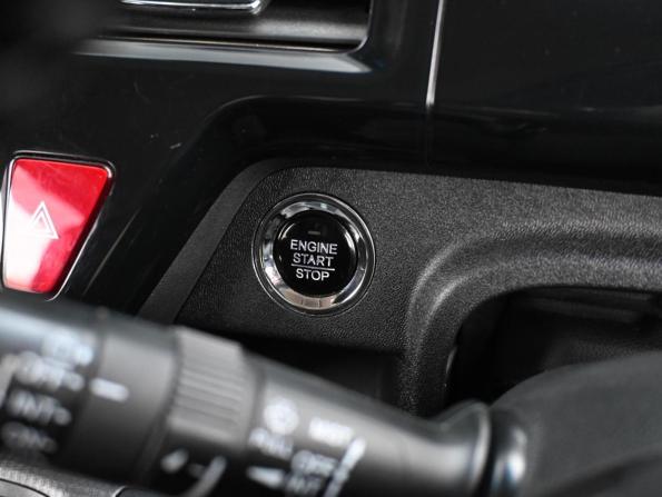Honda Stepwgn V с пробегом 2015 года, цена 1 989 000 рублей, 104698 км, минивэн, Автокод Объявления