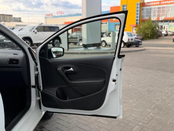 Volkswagen Polo V Рестайлинг с пробегом 2015 года, цена 850 000 рублей, 135935 км, седан, Автокод Объявления