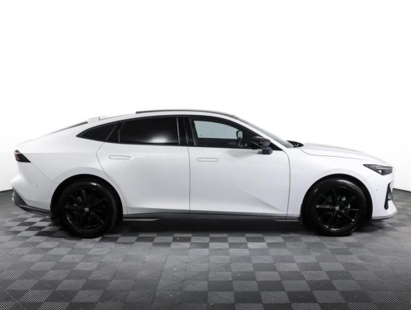 Changan UNI-V I с пробегом 2024 года, цена 2 298 000 рублей, 11173 км, лифтбек, Автокод Объявления