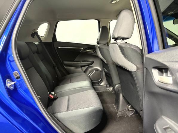 Honda Fit III Рестайлинг с пробегом 2018 года, цена 1 300 000 рублей, 68624 км, хэтчбек, Автокод Объявления