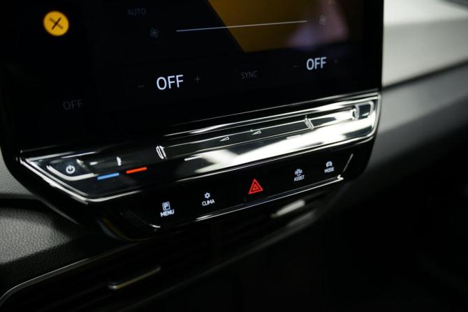 Volkswagen ID.3 I с пробегом 2022 года, цена 3 290 000 рублей, 40000 км, хэтчбек, Автокод Объявления