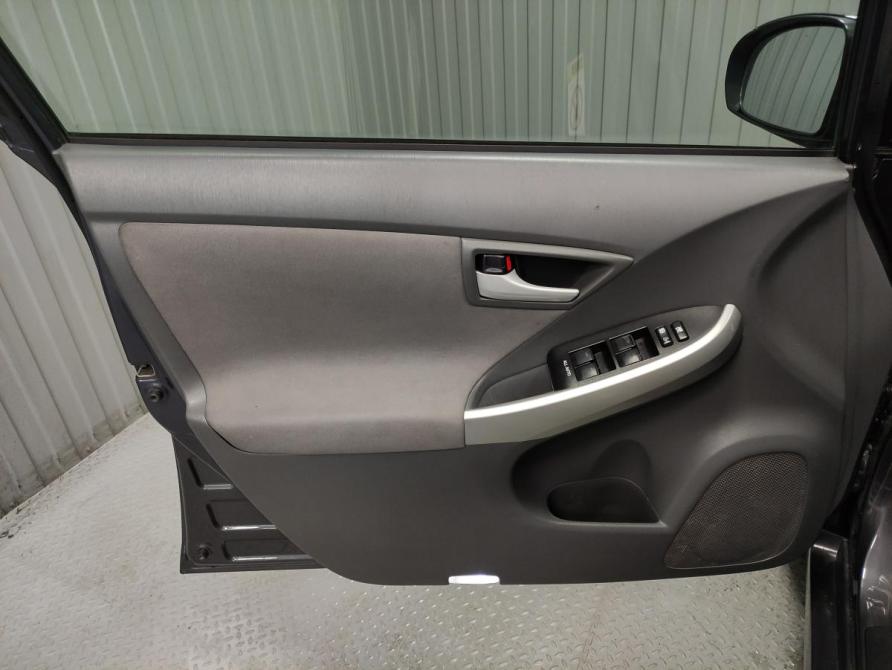 Toyota Prius III Рестайлинг (XW30) Пермь  - изображение 14