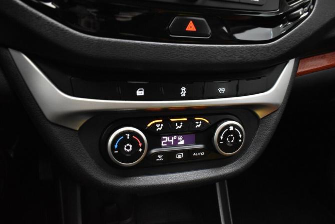 Lada (ВАЗ) Vesta I с пробегом 2022 года, цена 1 260 000 рублей, 104636 км, универсал, Автокод Объявления