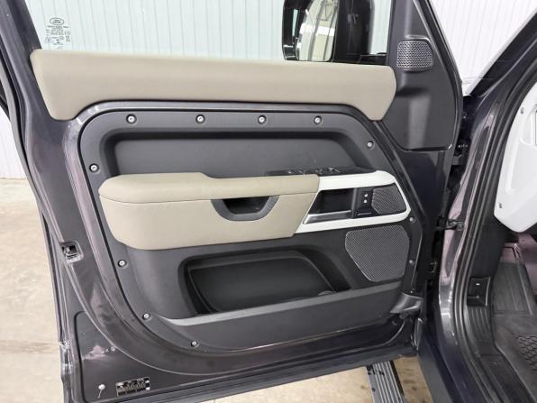 Land Rover Defender II с пробегом 2021 года, цена 4 997 000 рублей, 79641 км, внедорожник, Автокод Объявления