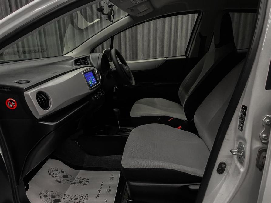 Toyota Vitz III (XP130) Красноярск  - изображение 12