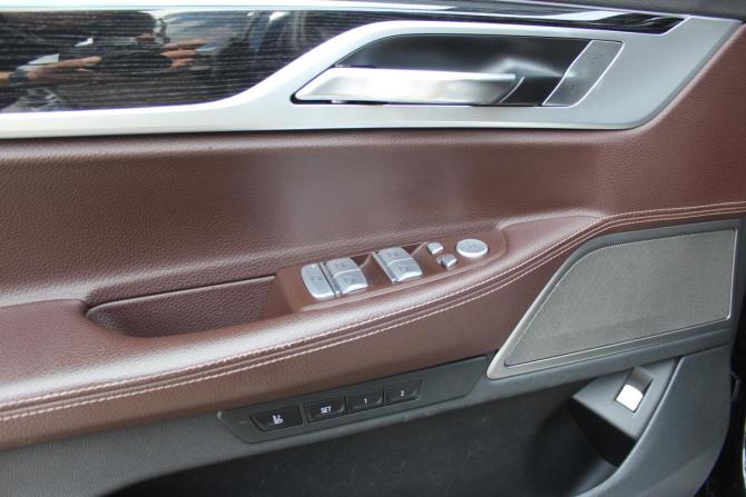 BMW 7 серии VI (G11/G12) с пробегом 2018 года, цена 3 980 000 рублей, 139905 км, седан, Автокод Объявления