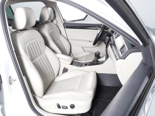 Skoda Superb III с пробегом 2015 года, цена 1 730 000 рублей, 260452 км, лифтбек, Автокод Объявления
