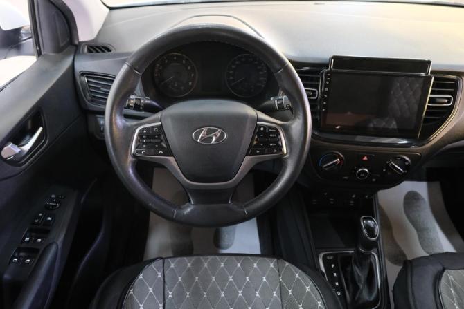 Hyundai Solaris II Рестайлинг с пробегом 2021 года, цена 1 259 000 рублей, 162000 км, седан, Автокод Объявления