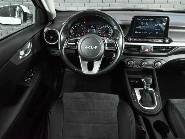 Kia Cerato IV Рестайлинг с пробегом 2022 года, цена 2 550 000 рублей, 39036 км, седан, Автокод Объявления
