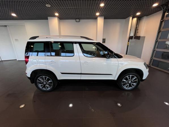 Skoda Yeti I Рестайлинг с пробегом 2016 года, цена 1 388 000 рублей, 181025 км, внедорожник, Автокод Объявления