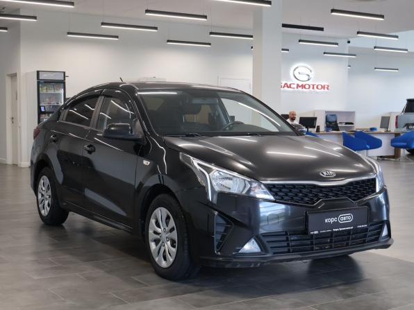 Kia Rio IV Рестайлинг с пробегом 2020 года, цена 1 554 100 рублей, 74195 км, седан, Автокод Объявления