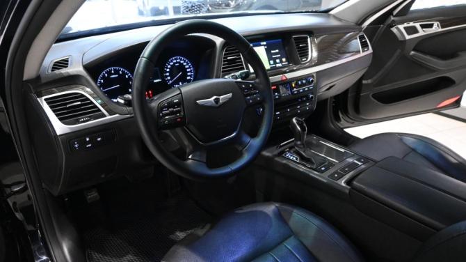 Hyundai Genesis II с пробегом 2016 года, цена 1 800 000 рублей, 238000 км, седан, Автокод Объявления