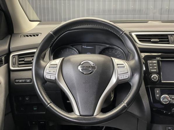 Nissan Qashqai II с пробегом 2017 года, цена 1 877 000 рублей, 100509 км, внедорожник, Автокод Объявления