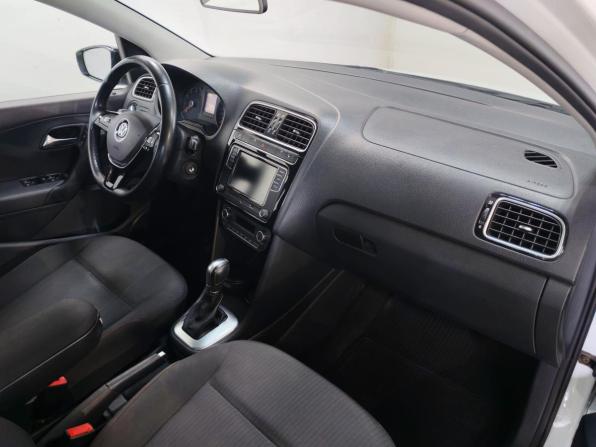 Volkswagen Polo V Рестайлинг с пробегом 2017 года, цена 1 245 000 рублей, 71940 км, седан, Автокод Объявления