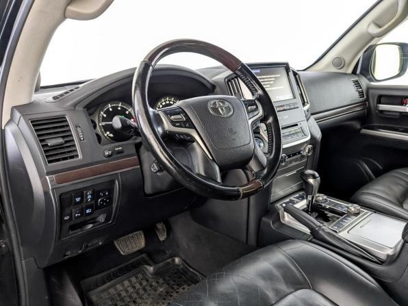 Toyota Land Cruiser 200 Series Рестайлинг 2 с пробегом 2020 года, цена 7 580 000 рублей, 136625 км, внедорожник, Автокод Объявления