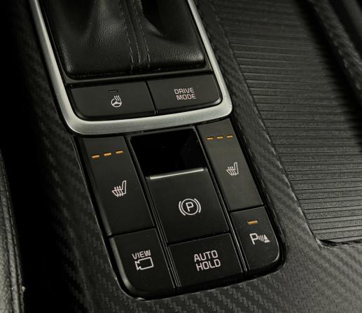Kia Optima IV Рестайлинг с пробегом 2018 года, цена 1 985 000 рублей, 101852 км, седан, Автокод Объявления