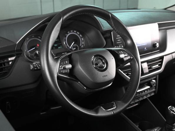 Skoda Rapid II с пробегом 2021 года, цена 1 199 000 рублей, 212602 км, лифтбек, Автокод Объявления