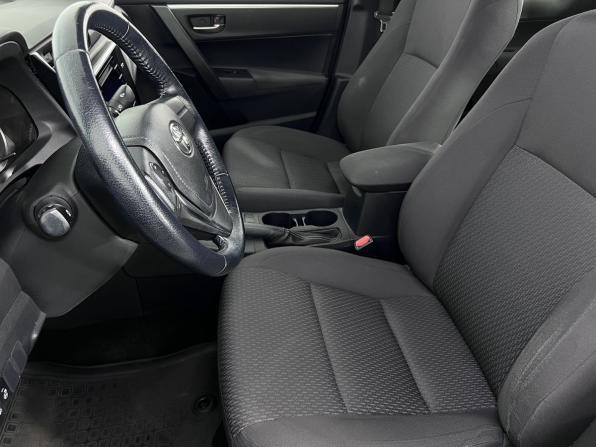 Toyota Corolla XI (E160 E170 E180) Рестайлинг 1 с пробегом 2017 года, цена 1 720 000 рублей, 94702 км, седан, Автокод Объявления