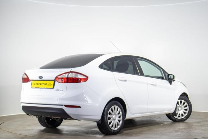 Ford Fiesta Mk6 Рестайлинг с пробегом 2015 года, цена 899 000 рублей, 154100 км, седан, Автокод Объявления