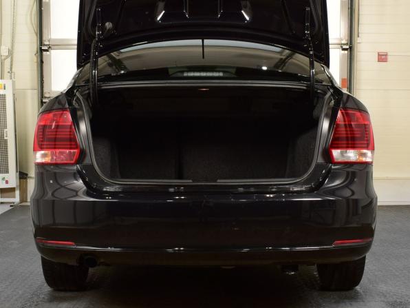 Volkswagen Polo V Рестайлинг с пробегом 2017 года, цена 777 999 рублей, 251560 км, седан, Автокод Объявления