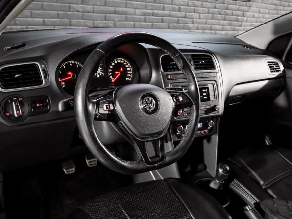Volkswagen Polo V Рестайлинг с пробегом 2017 года, цена 1 250 000 рублей, 38204 км, седан, Автокод Объявления