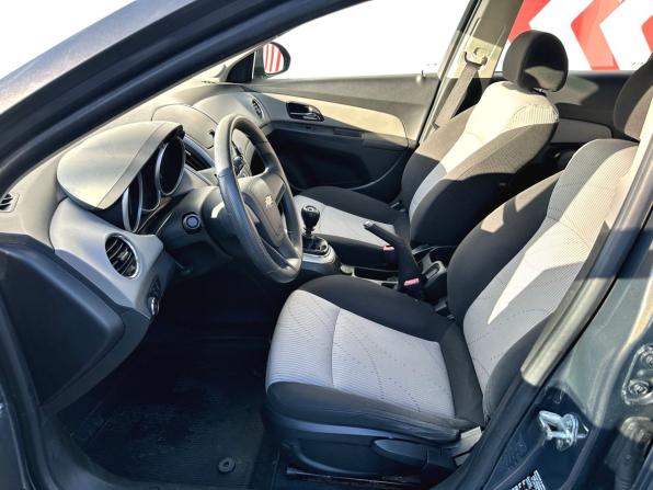 Chevrolet Cruze I Рестайлинг с пробегом 2013 года, цена 780 000 рублей, 142002 км, хэтчбек, Автокод Объявления