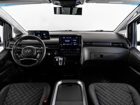 Hyundai Staria I с пробегом 2022 года, цена 4 999 000 рублей, 42622 км, минивэн, Автокод Объявления