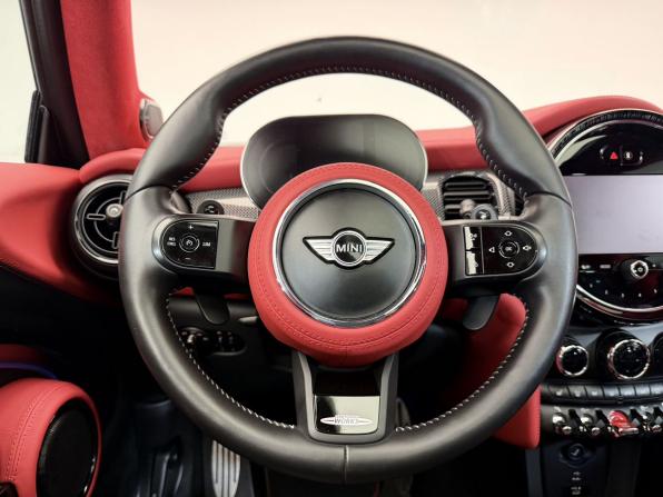 Mini Hatch III (F55/F56) Рестайлинг 2 с пробегом 2021 года, цена 3 849 000 рублей, 31823 км, хэтчбек, Автокод Объявления