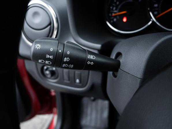 Renault Sandero II Рестайлинг с пробегом 2021 года, цена 1 565 000 рублей, 25914 км, хэтчбек, Автокод Объявления